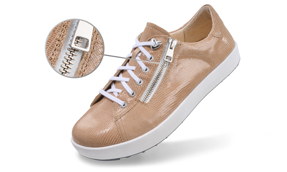 KOMFORTABLER EINSTIEG: