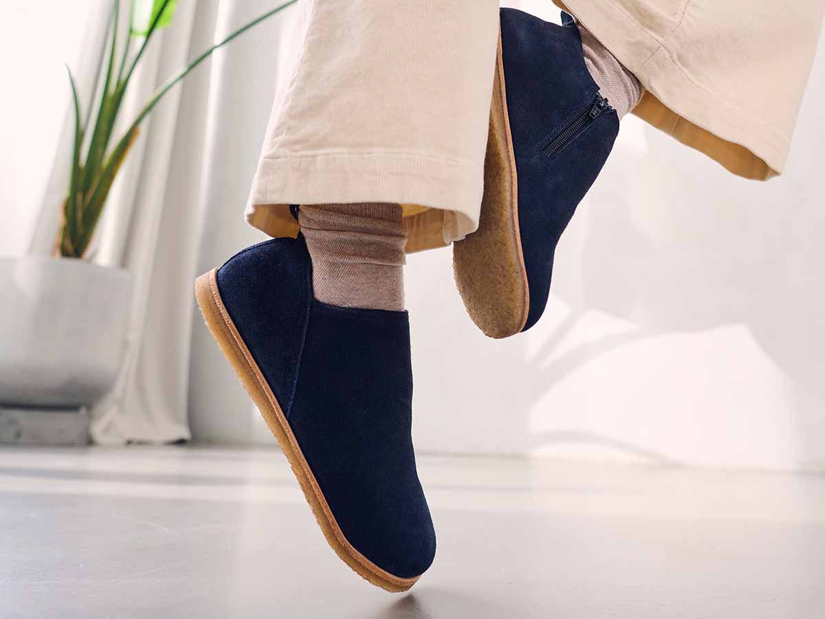 BÄR Schuhe Damenschuhe Freizeitschuhe Mie dunkelblau Kalbveloursleder wasserabweisend Emotionsbild