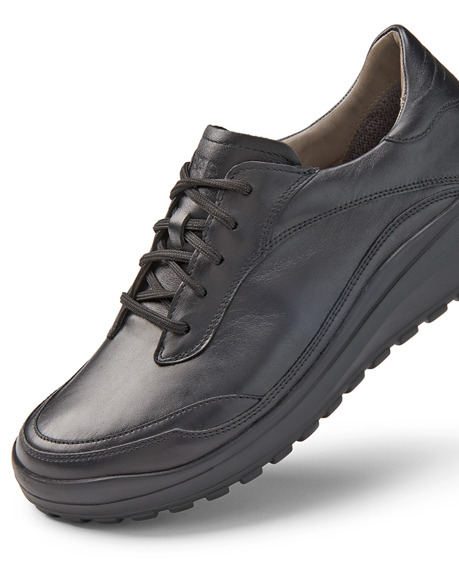 HANDGEFERTIGTE PERFEKTION: