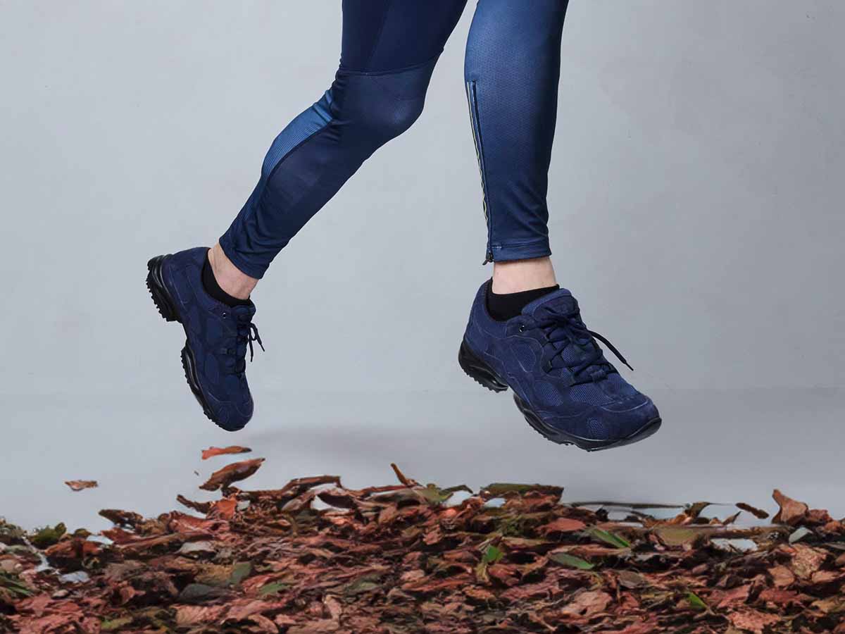 BÄR Schuhe Unisexschuhe Laufschuhe High Performance 2.5 dunkelblau Kalbveloursleder, Textil Emotionsbild