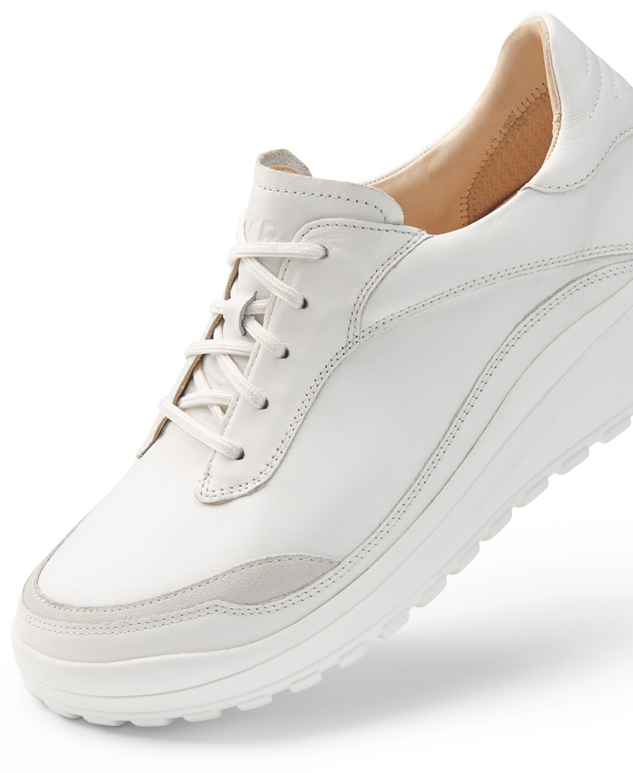 HANDGEFERTIGTE PERFEKTION: