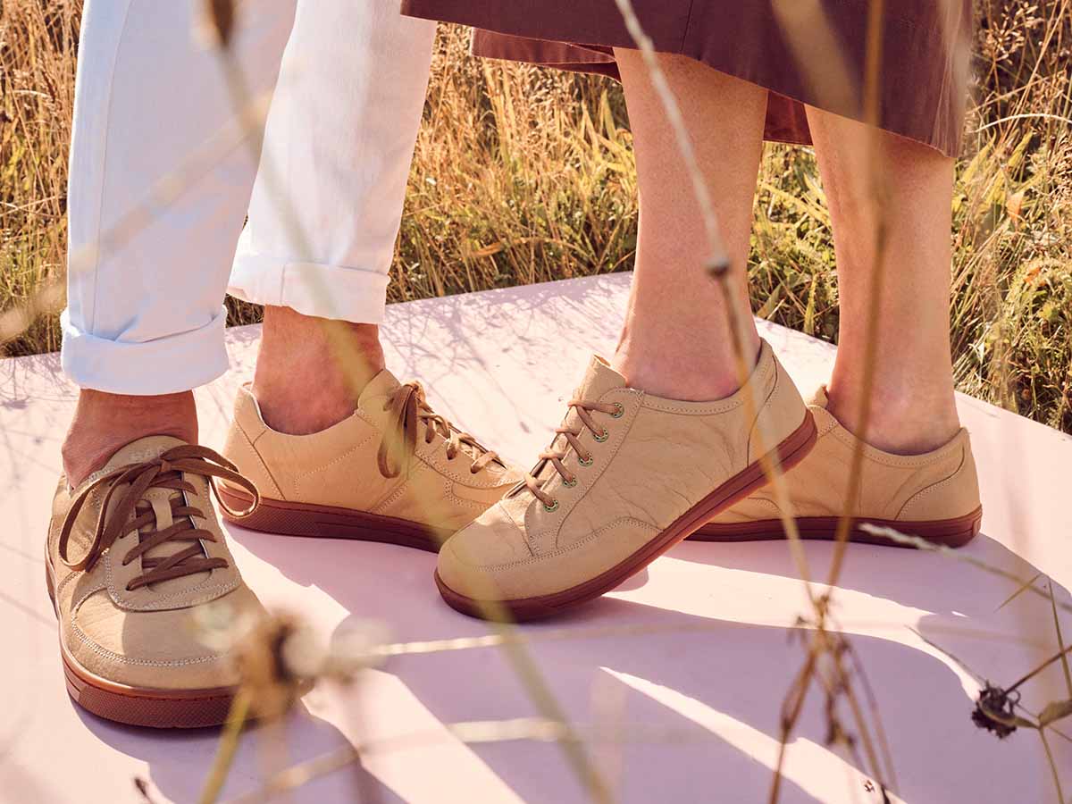 BÄR Schuhe Herrenschuhe Freizeitschuhe Oleander sand HyphaLite™ - Veganes Obermaterial mit Pilzen Emotionsbild