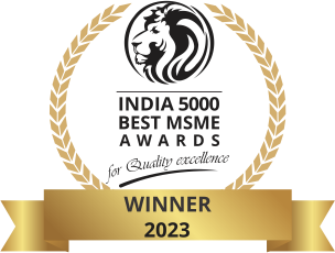 Emblem der India 5000 Best MSME Awards mit Gewinnerband für 2023, verziert mit einem Löwen und einem goldenen Kranz