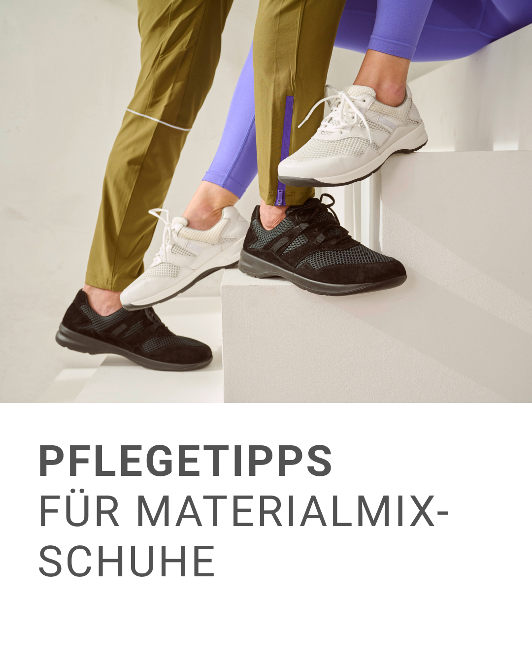 Drei Paar Sneaker aus Materialmix, schwarz und weiß, auf Treppenstufen, getragen von Personen in farbigen Hosen.